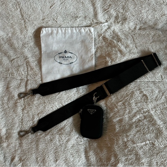 COPY - Prada re-edition strap pouch - Picture 3 of 11